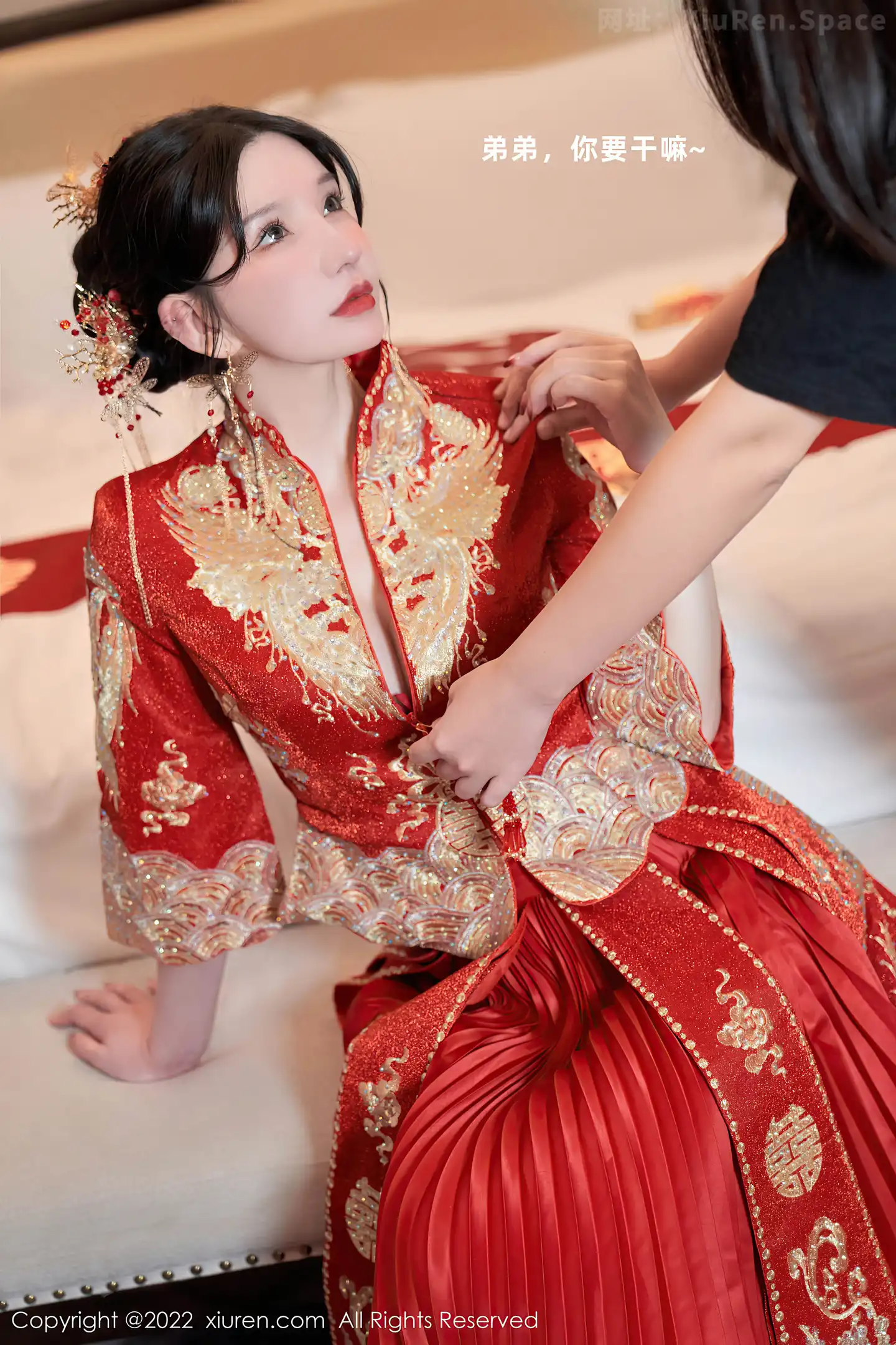 图片[4]-[XiuRen秀人网] VOL.5675 女神周于希Sally私房脱新娘装露红色蕾丝内衣超薄肉丝诱惑写真80P-秀人网官方网站